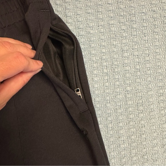 Aritzia TNA Becca Pleated Joggers - Women’s Small - Picture 6 of 11